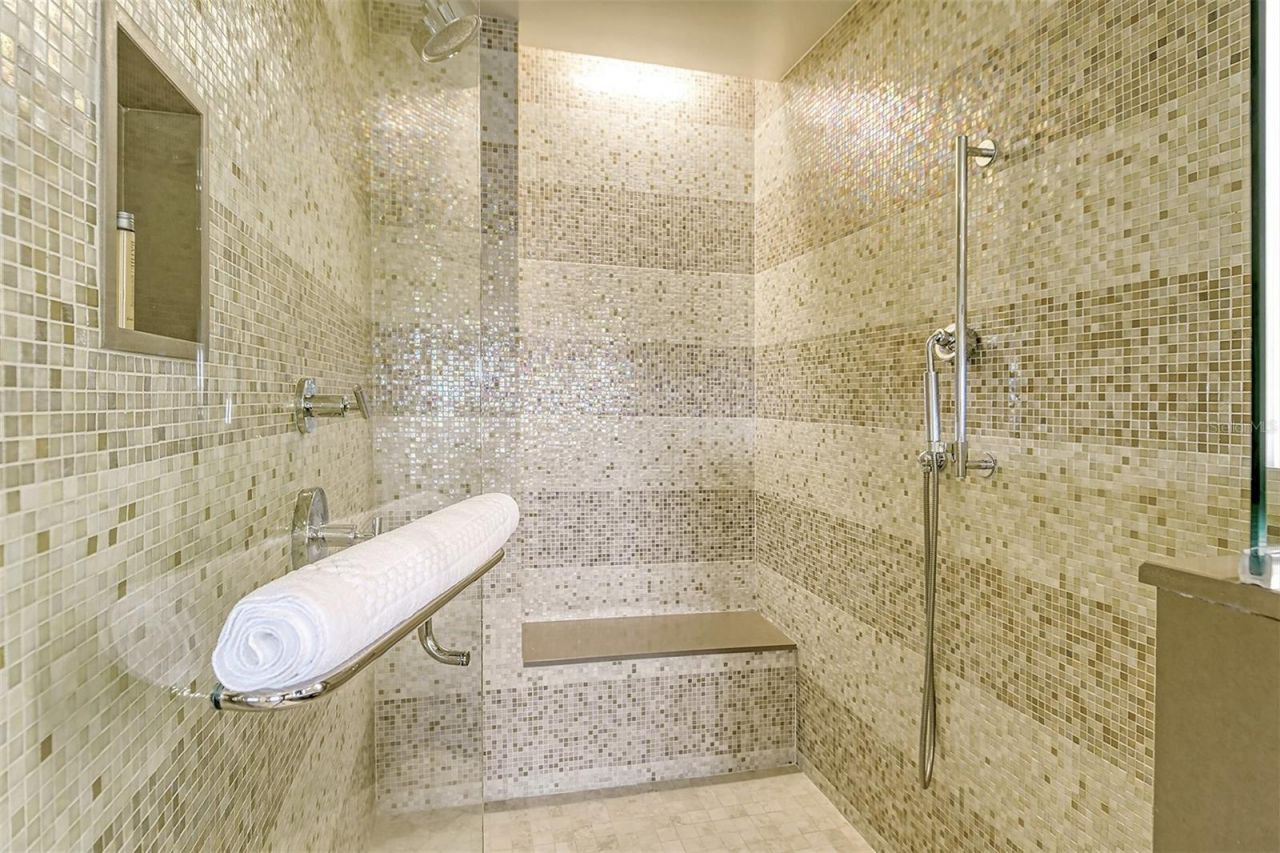 915 Seaside Drive , Unit 312, Weeks, Sarasota, FL 34242 Photo