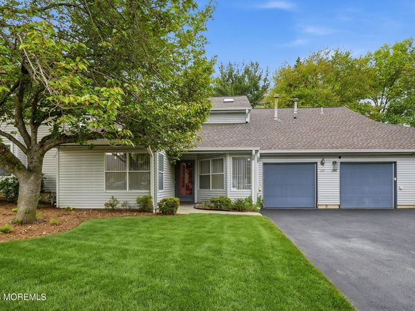 237 Ravenswood Road, Englishtown, NJ 07726