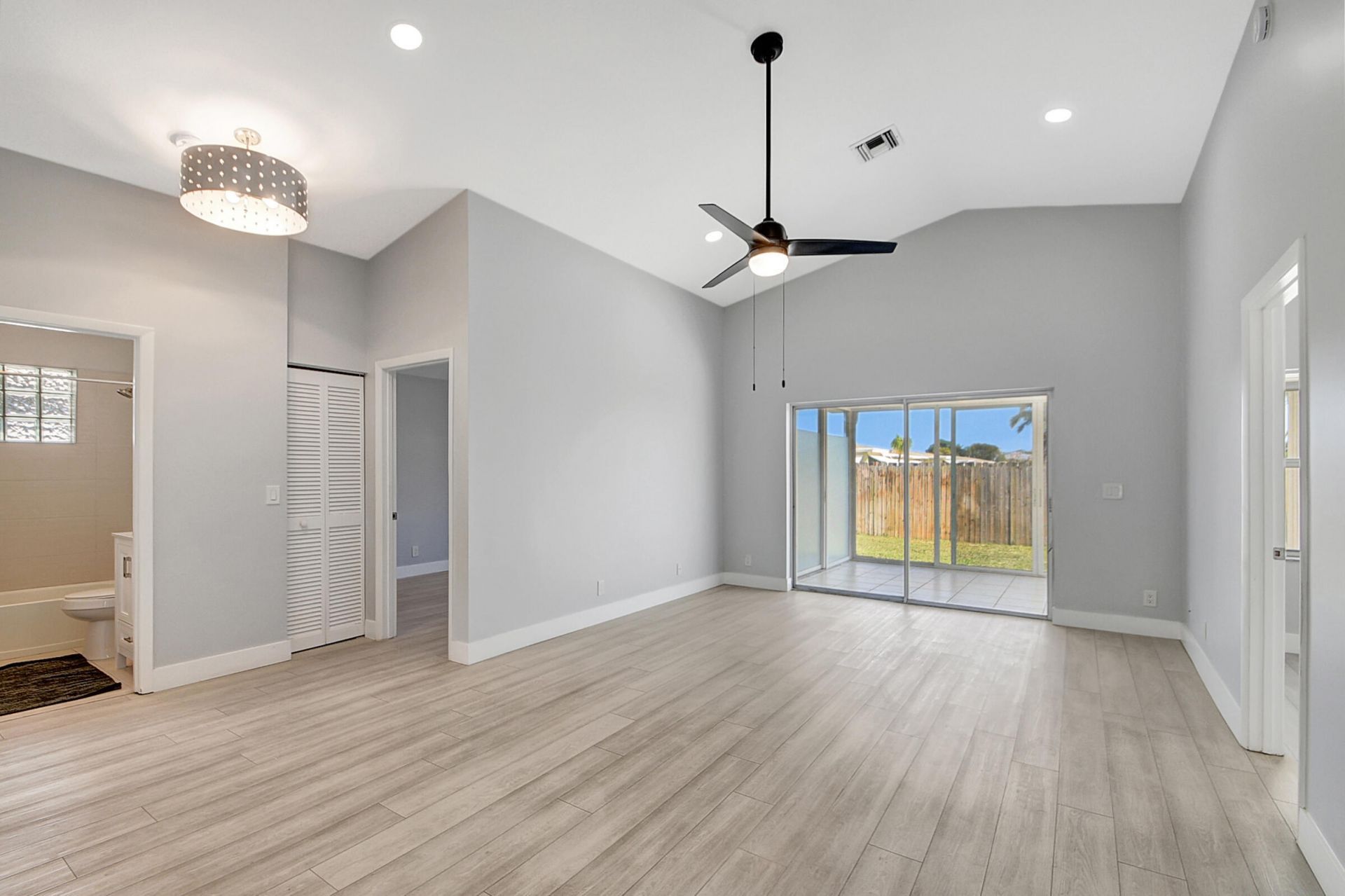 215 NW 40th Avenue, Delray Beach, FL 33445 Photo