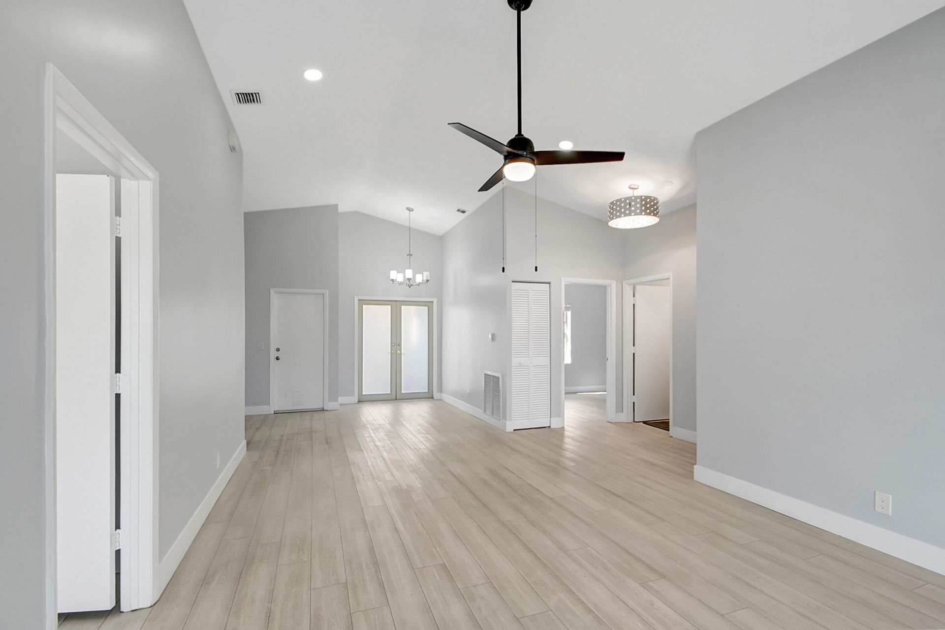 215 NW 40th Avenue, Delray Beach, FL 33445 Photo