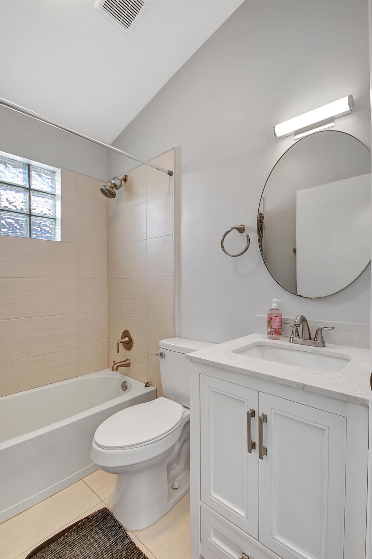 215 NW 40th Avenue, Delray Beach, FL 33445 Photo