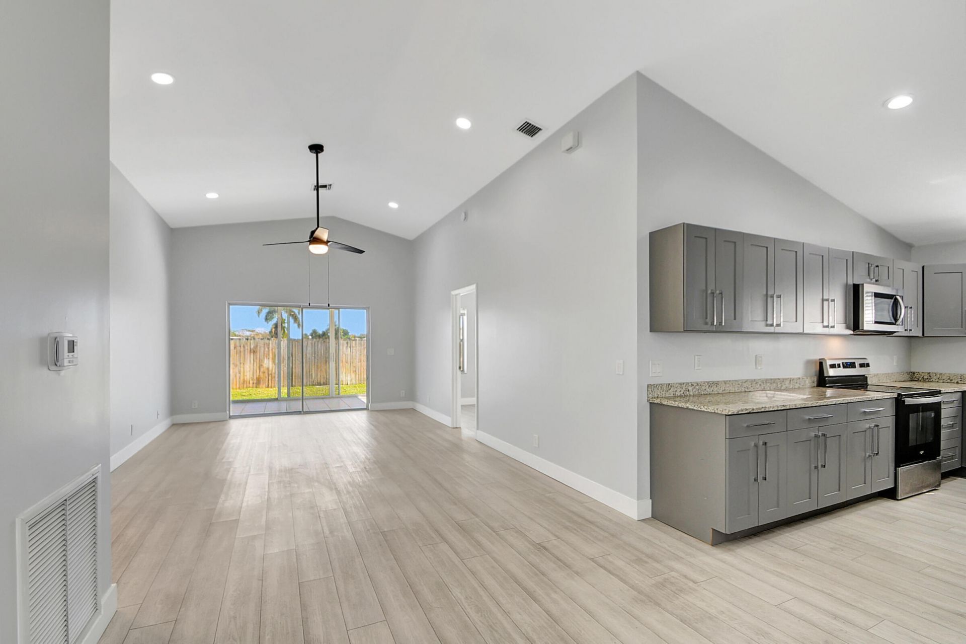 215 NW 40th Avenue, Delray Beach, FL 33445 Photo