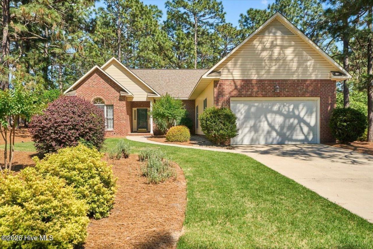 5 Oak Tree Lane, Pinehurst, NC 28374 Main Photo