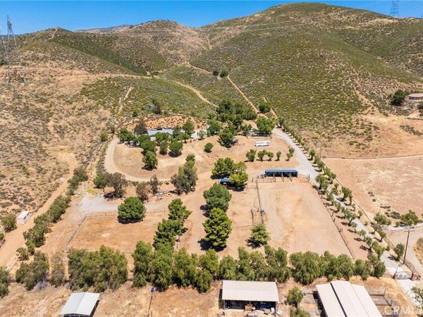 35675 Peppertree, Agua Dulce, CA 91390