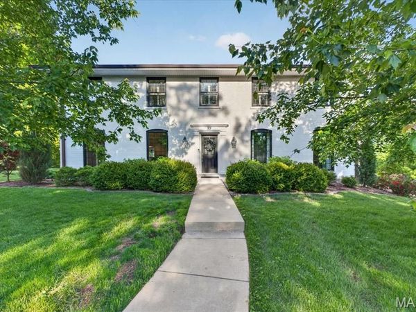 55 Berkshire Drive, Richmond Heights, MO 63117
