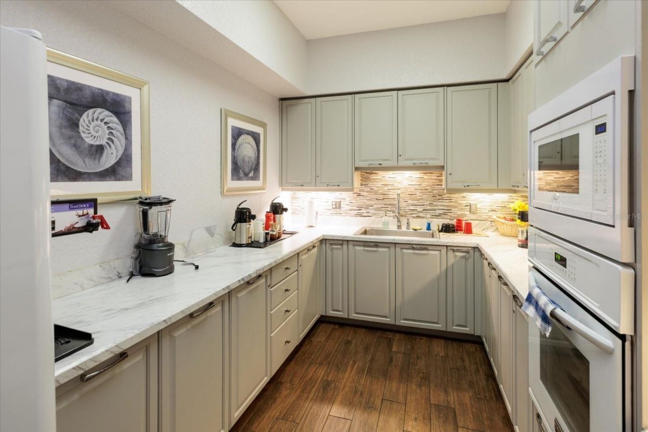 4801 Osprey Drive S, Unit 207, Saint Petersburg, FL 33711 Photo