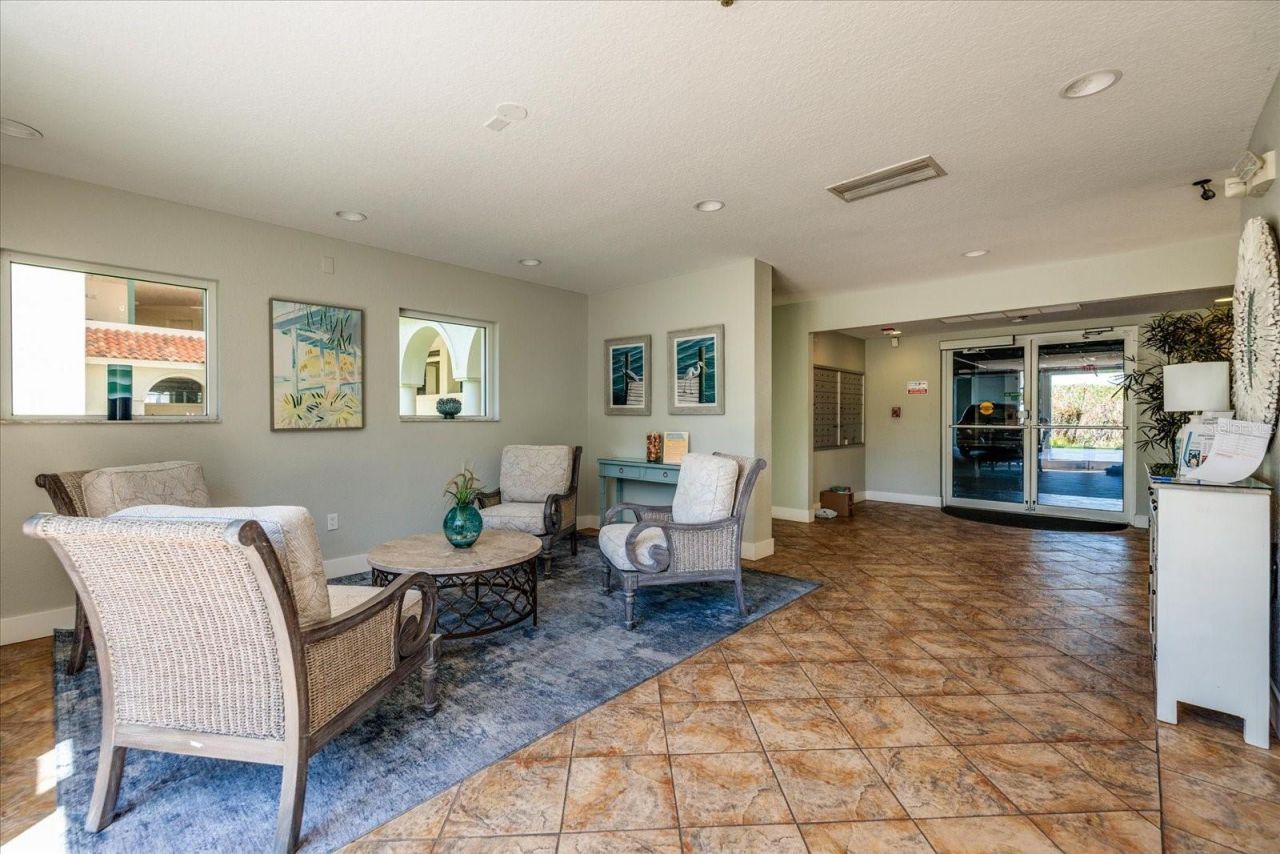 4801 Osprey Drive S, Unit 207, Saint Petersburg, FL 33711 Photo