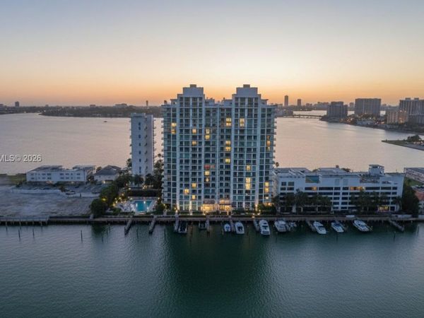 7928 East Dr , Unit 1602, North Bay Village, FL 33141
