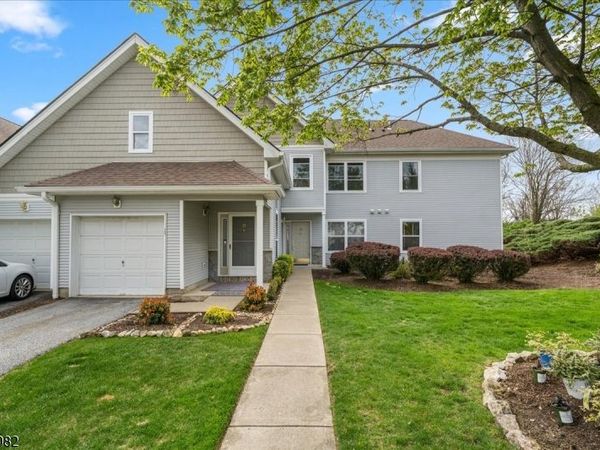 13 Eagles Nest Ln, Hardyston, NJ 07419
