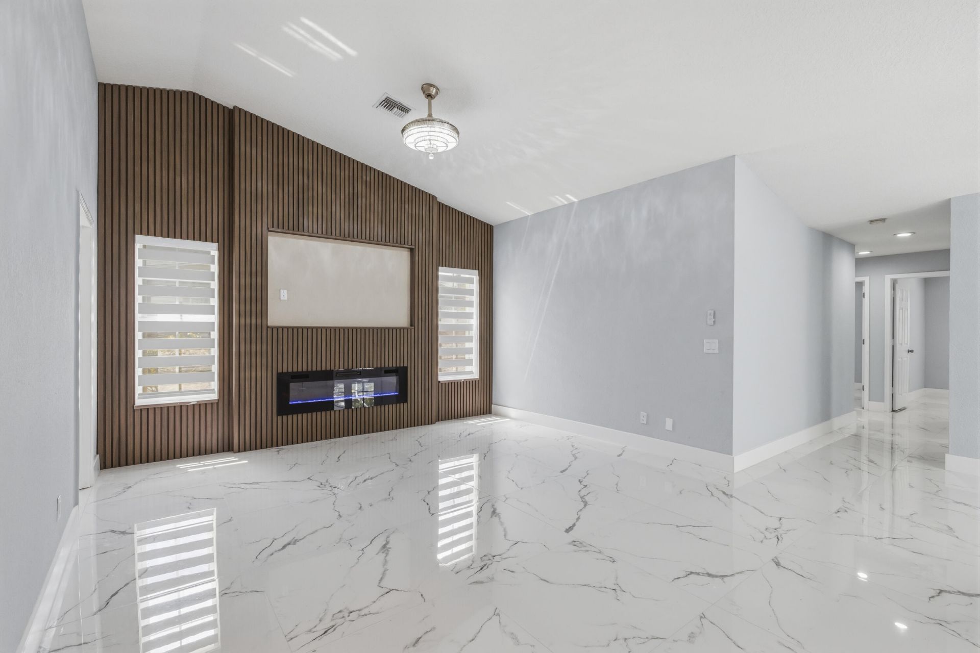 104 Oxford Court, Royal Palm Beach, FL 33411 Photo