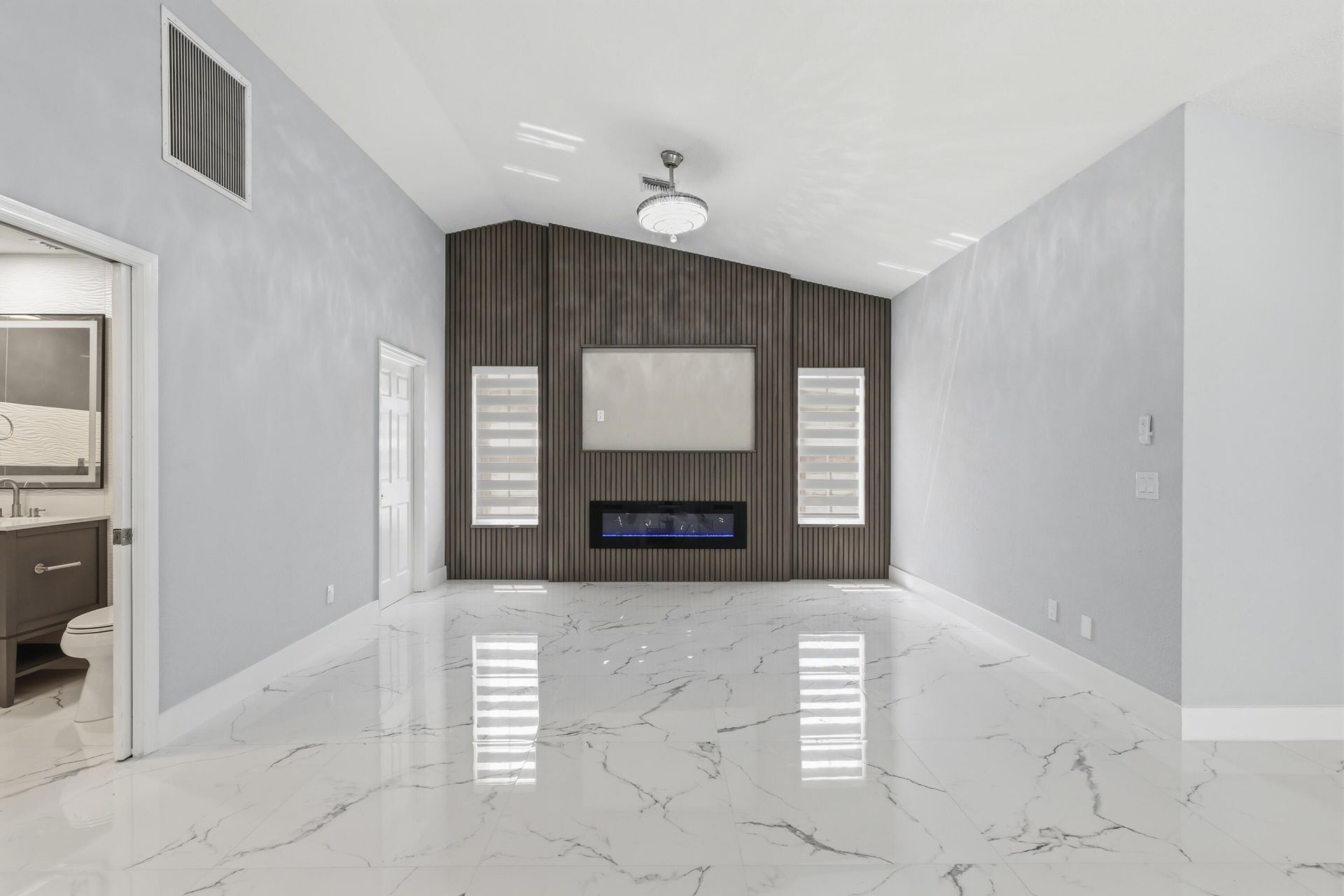 104 Oxford Court, Royal Palm Beach, FL 33411 Photo