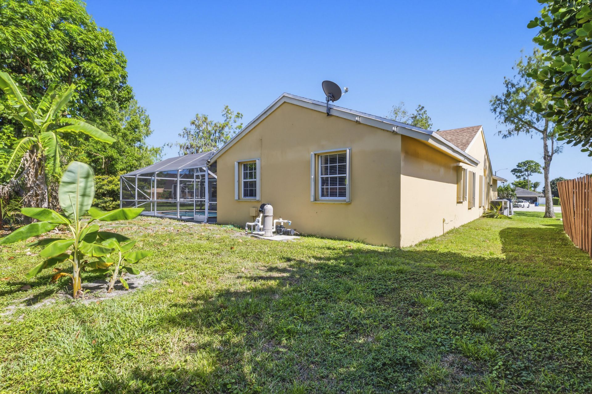 104 Oxford Court, Royal Palm Beach, FL 33411 Photo