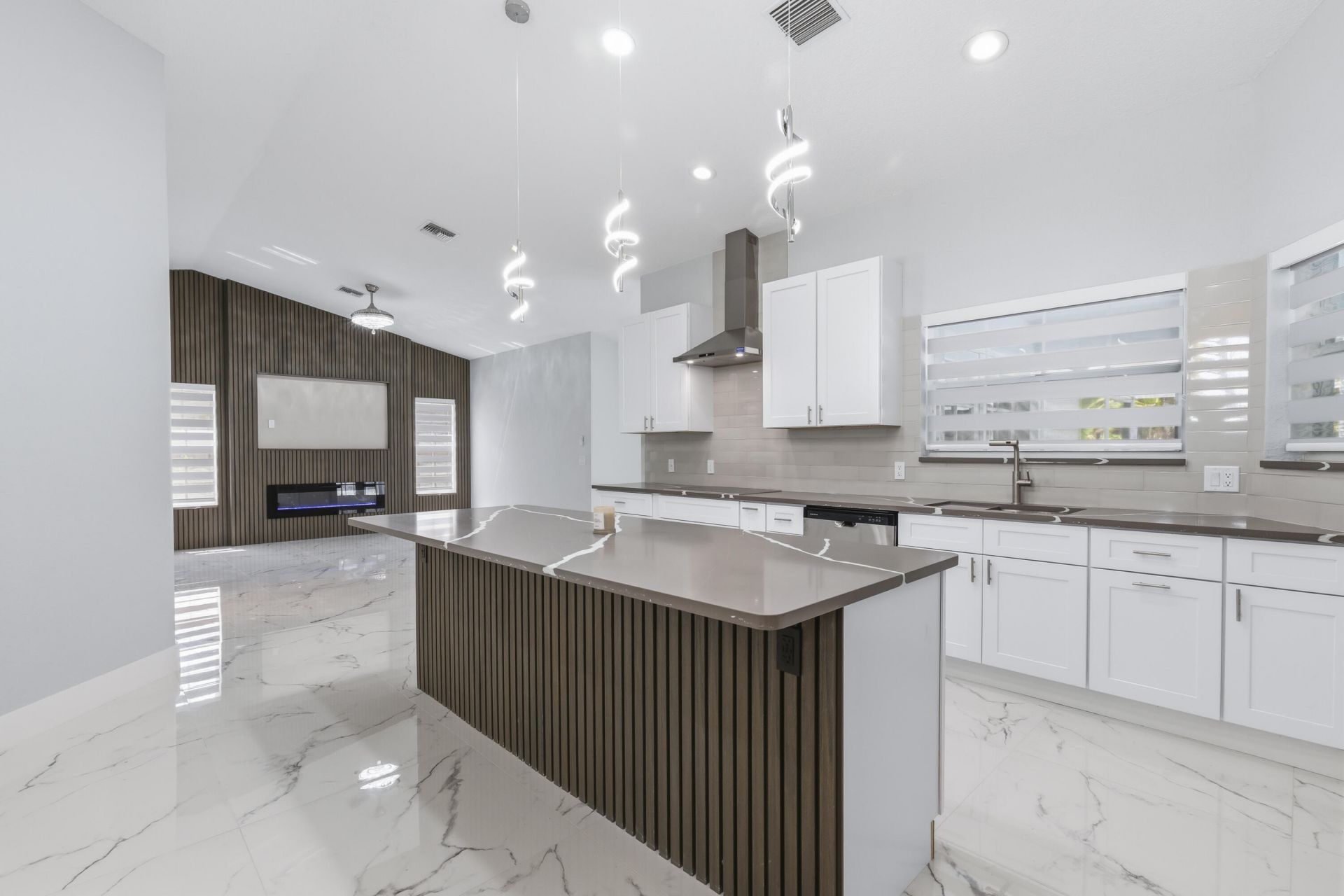 104 Oxford Court, Royal Palm Beach, FL 33411 Photo
