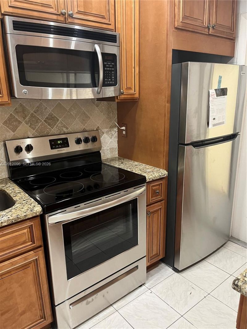 440 Paradise Isle Blvd , Unit 406, Hallandale Beach, FL 33009 Photo