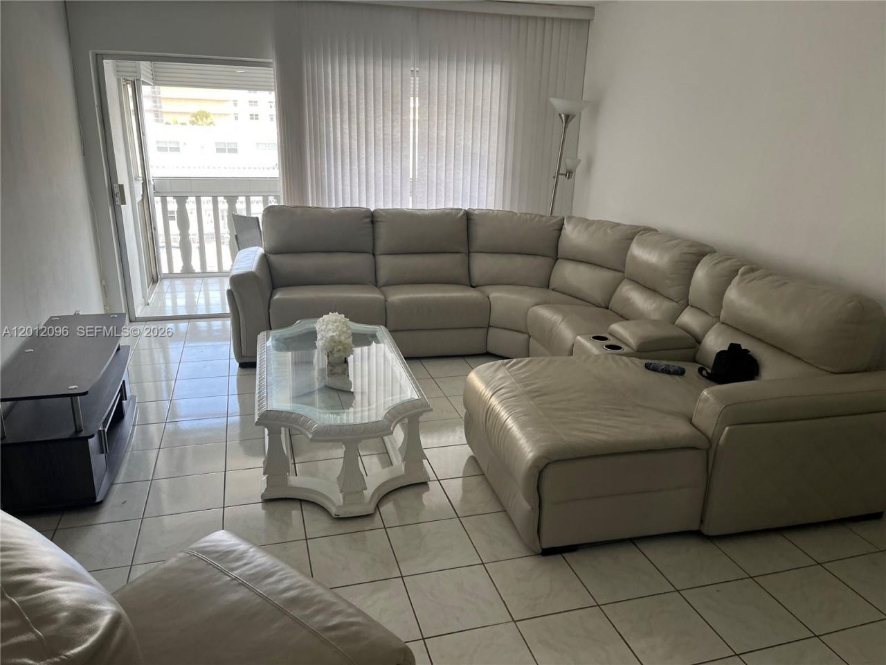 440 Paradise Isle Blvd , Unit 406, Hallandale Beach, FL 33009 Photo