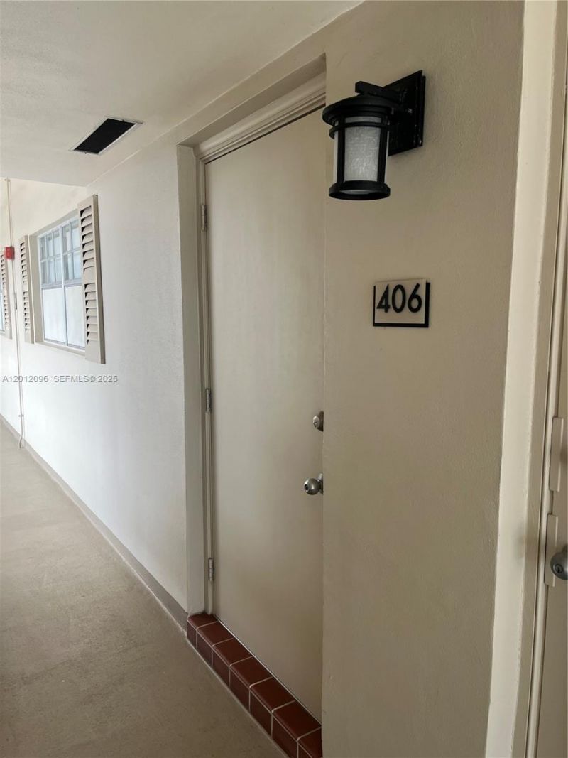 440 Paradise Isle Blvd , Unit 406, Hallandale Beach, FL 33009 Photo