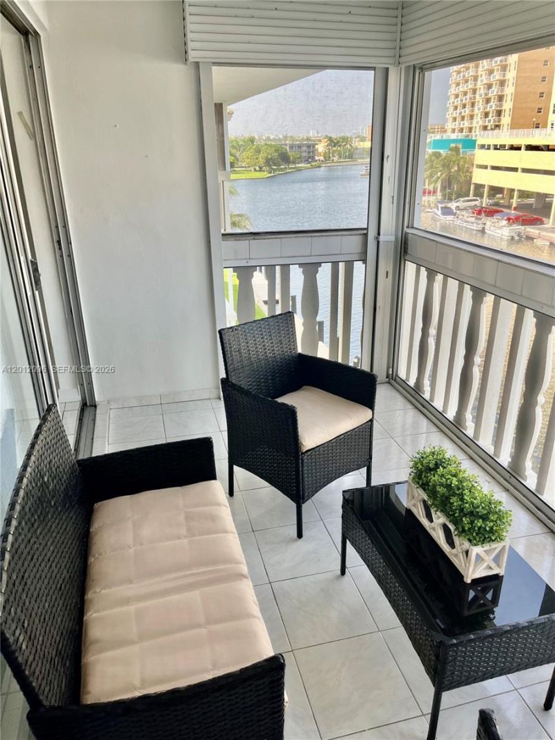 440 Paradise Isle Blvd , Unit 406, Hallandale Beach, FL 33009 Photo
