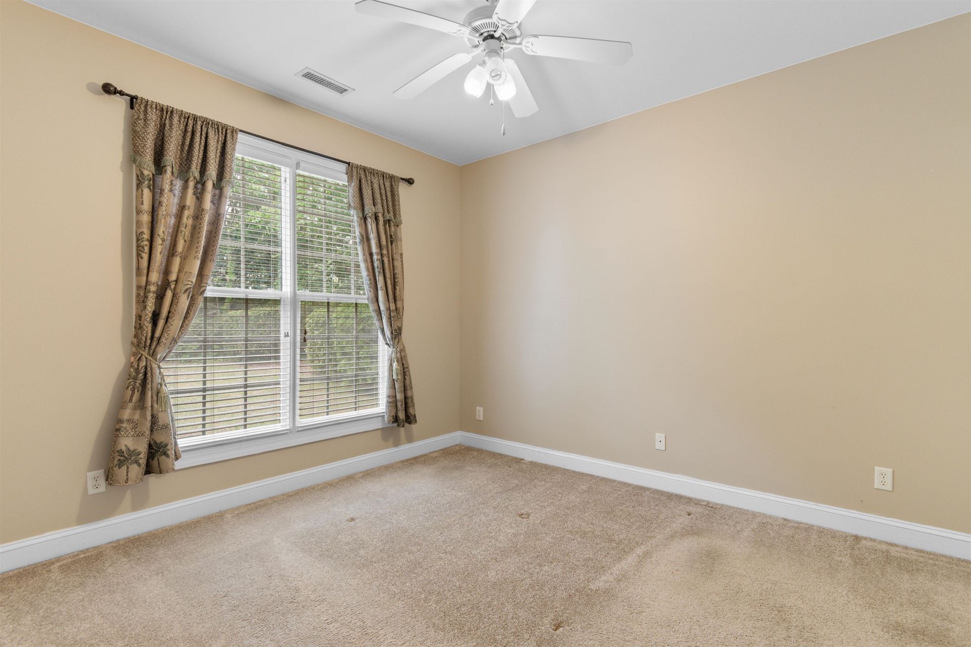 1635 Gibson Ave. Photo 24
