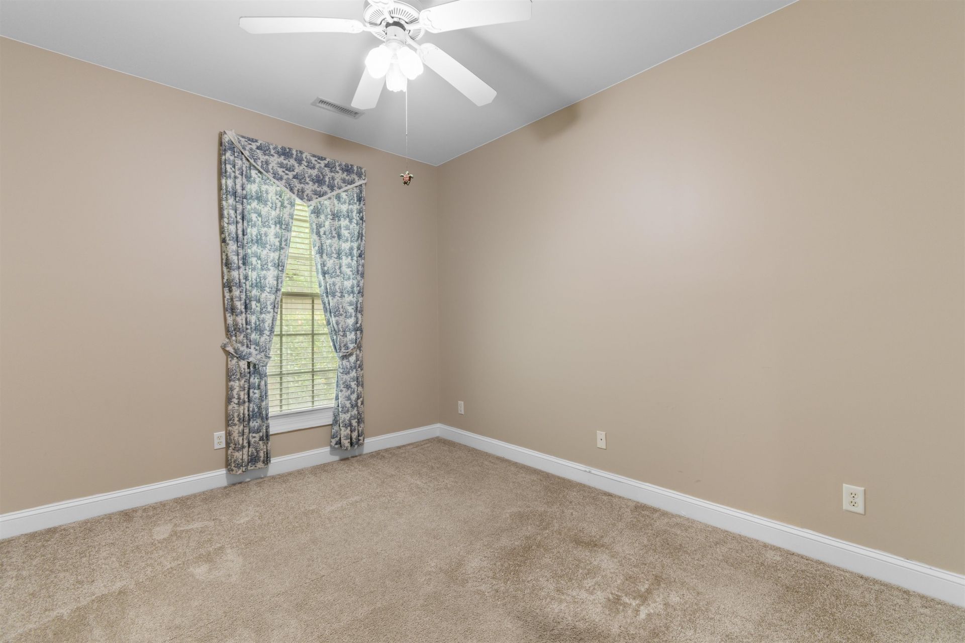 1635 Gibson Ave. Photo 27