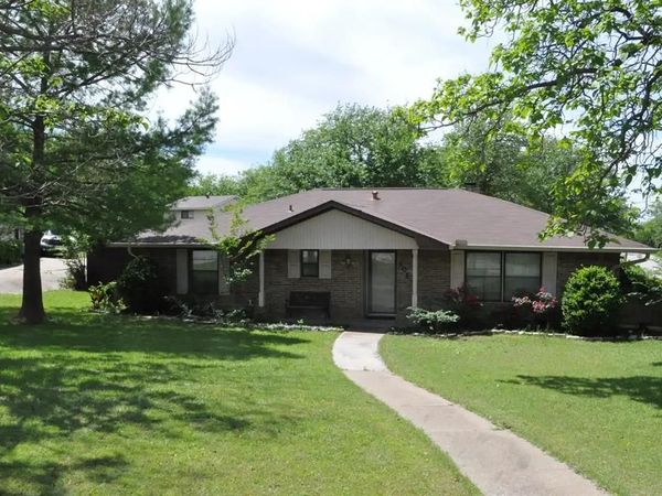 304 Bennett Circle, DeSoto, TX 75115