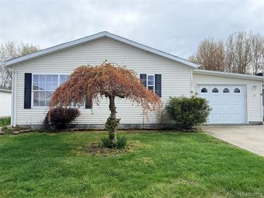 3211 Keewahdin Road, Fort Gratiot Twp, MI 48059