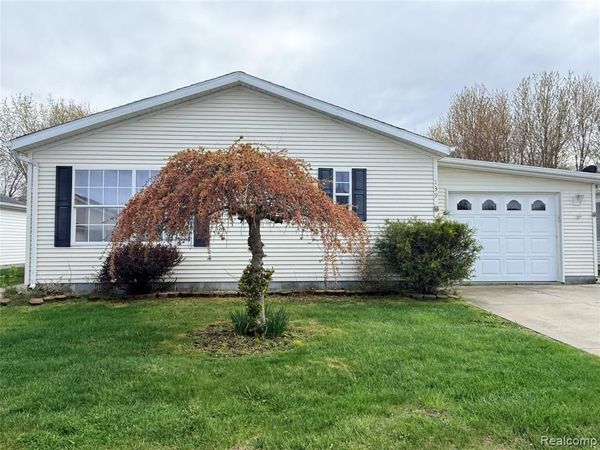3211 Keewahdin Road, Fort Gratiot Twp, MI 48059
