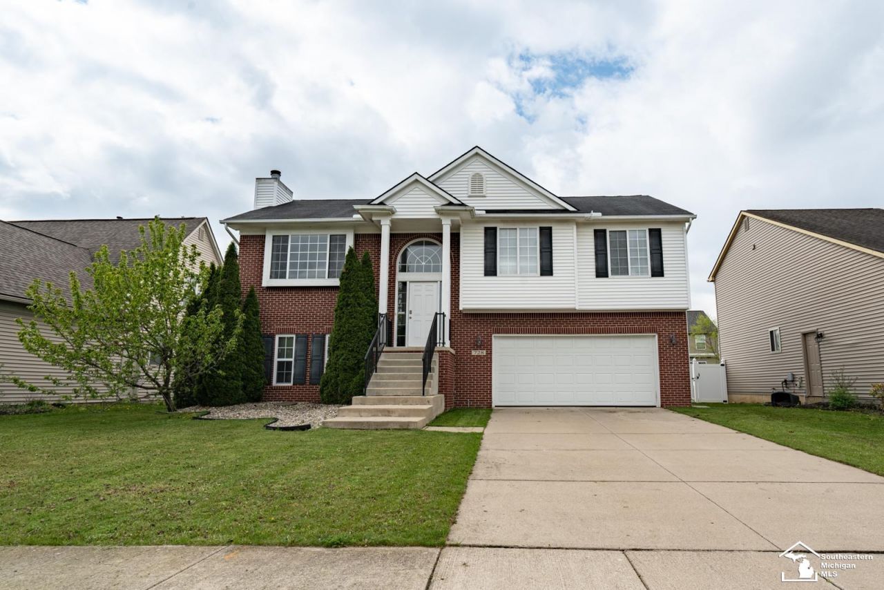 728 Falcon Drive, Dundee, MI 48131 Main Photo