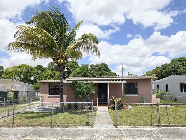 1051 E 18th St , Hialeah, FL 33013