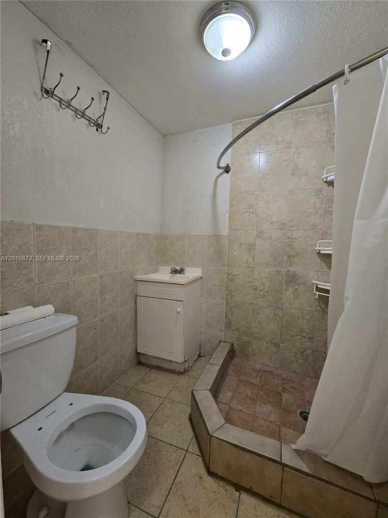 1051 E 18th St, Hialeah, FL 33013 Photo
