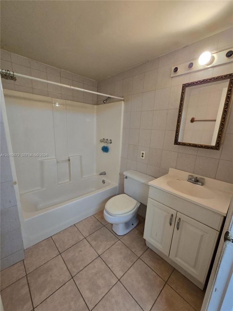 1051 E 18th St, Hialeah, FL 33013 Photo