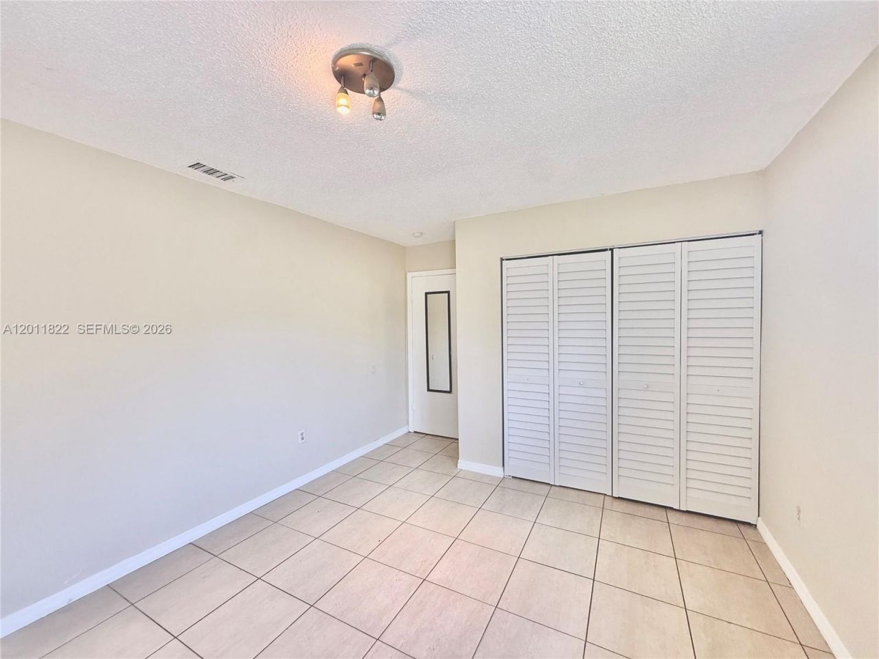 2401 NW 82nd St , Unit 2403, Miami, FL 33147 Photo
