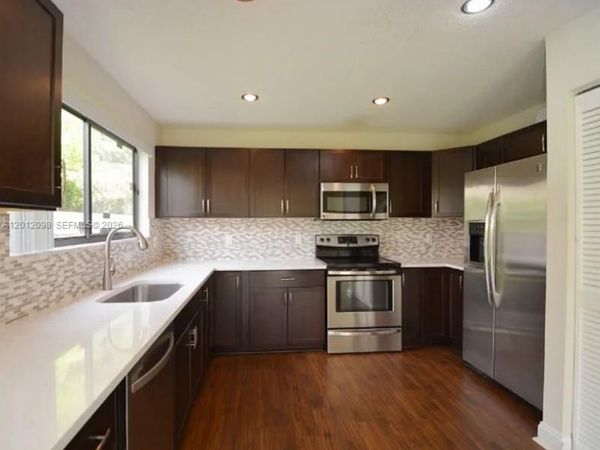 587 NW 38th Ave , Deerfield Beach, FL 33442