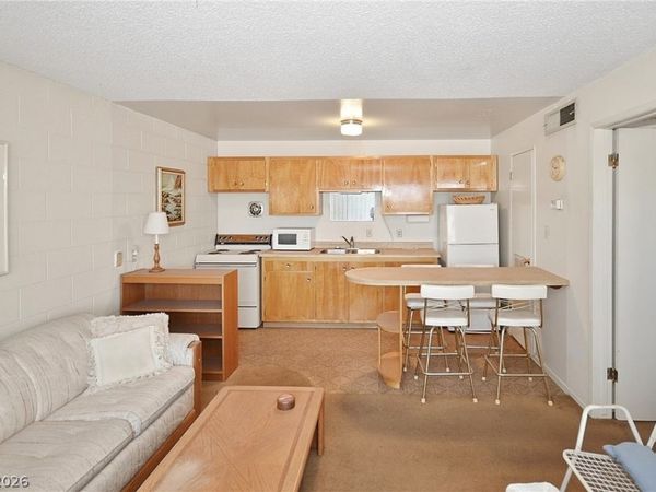 3720 Royal Crest Street , Unit 21, Las Vegas, NV 89119