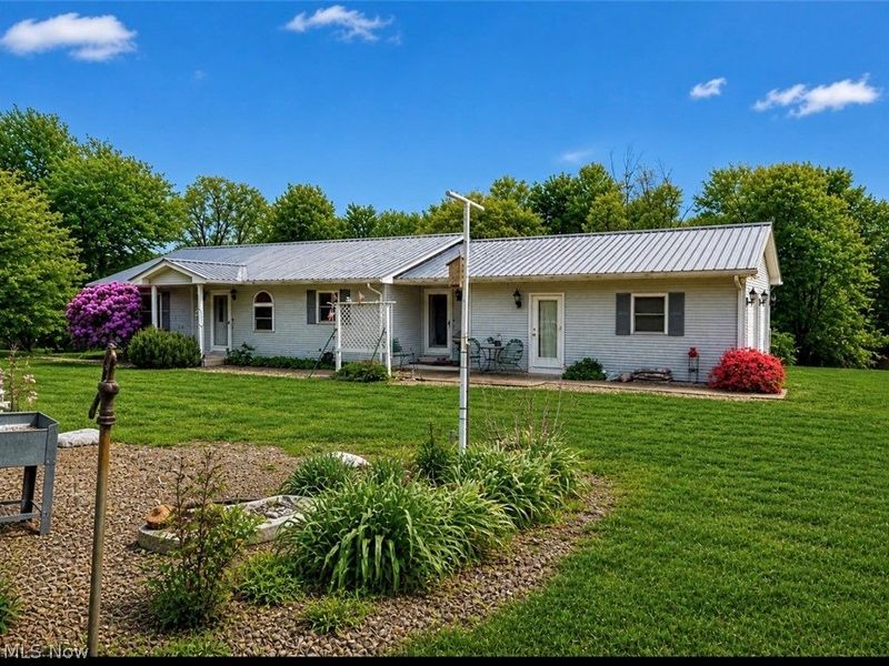 305 North Drive, Somerset, OH 43783 Photo 1