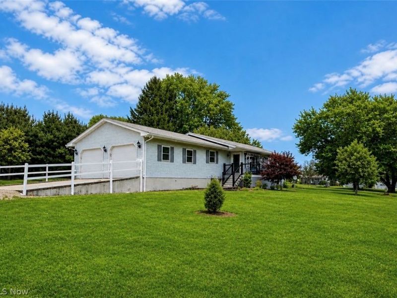 305 North Drive, Somerset, OH 43783 Photo 3