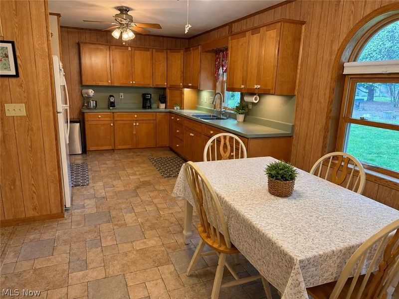 305 North Drive, Somerset, OH 43783 Photo 8