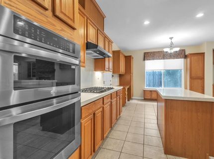 10085 Castle Oaks Ct, Sacramento, CA 95829 Photo