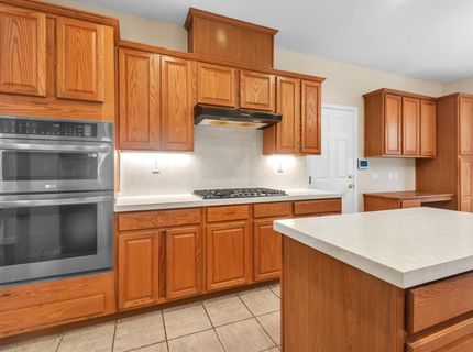 10085 Castle Oaks Ct, Sacramento, CA 95829 Photo