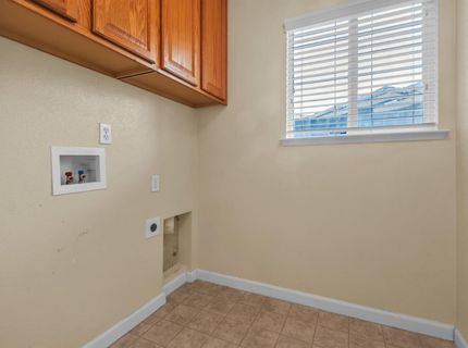 10085 Castle Oaks Ct, Sacramento, CA 95829 Photo