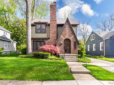 21 Fairwood Boulevard, Pleasant Ridge, MI 48069