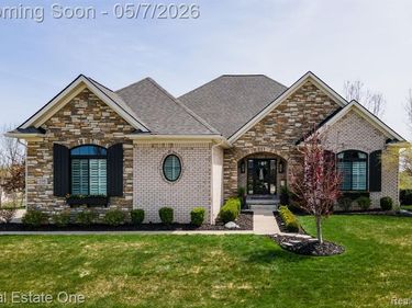 350 Golfside Drive, Oxford Twp, MI 48371