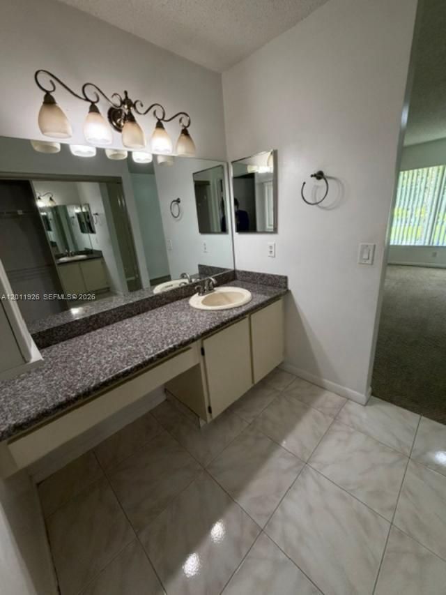 667 Woodgate Ln , Unit B, Sunrise, FL 33326 Photo