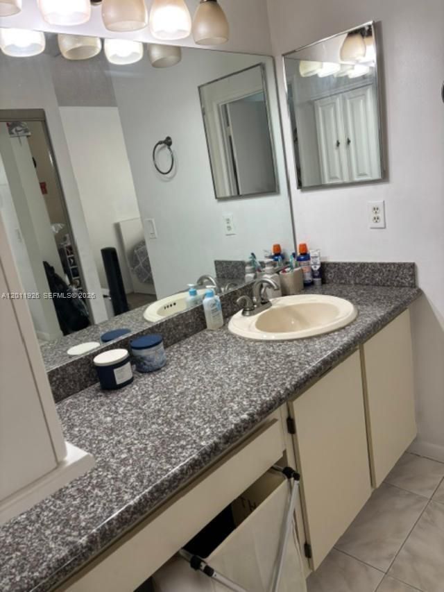 667 Woodgate Ln , Unit B, Sunrise, FL 33326 Photo