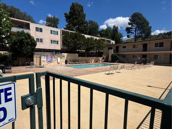 2940 N Verdugo unit 206, Glendale, CA 91208
