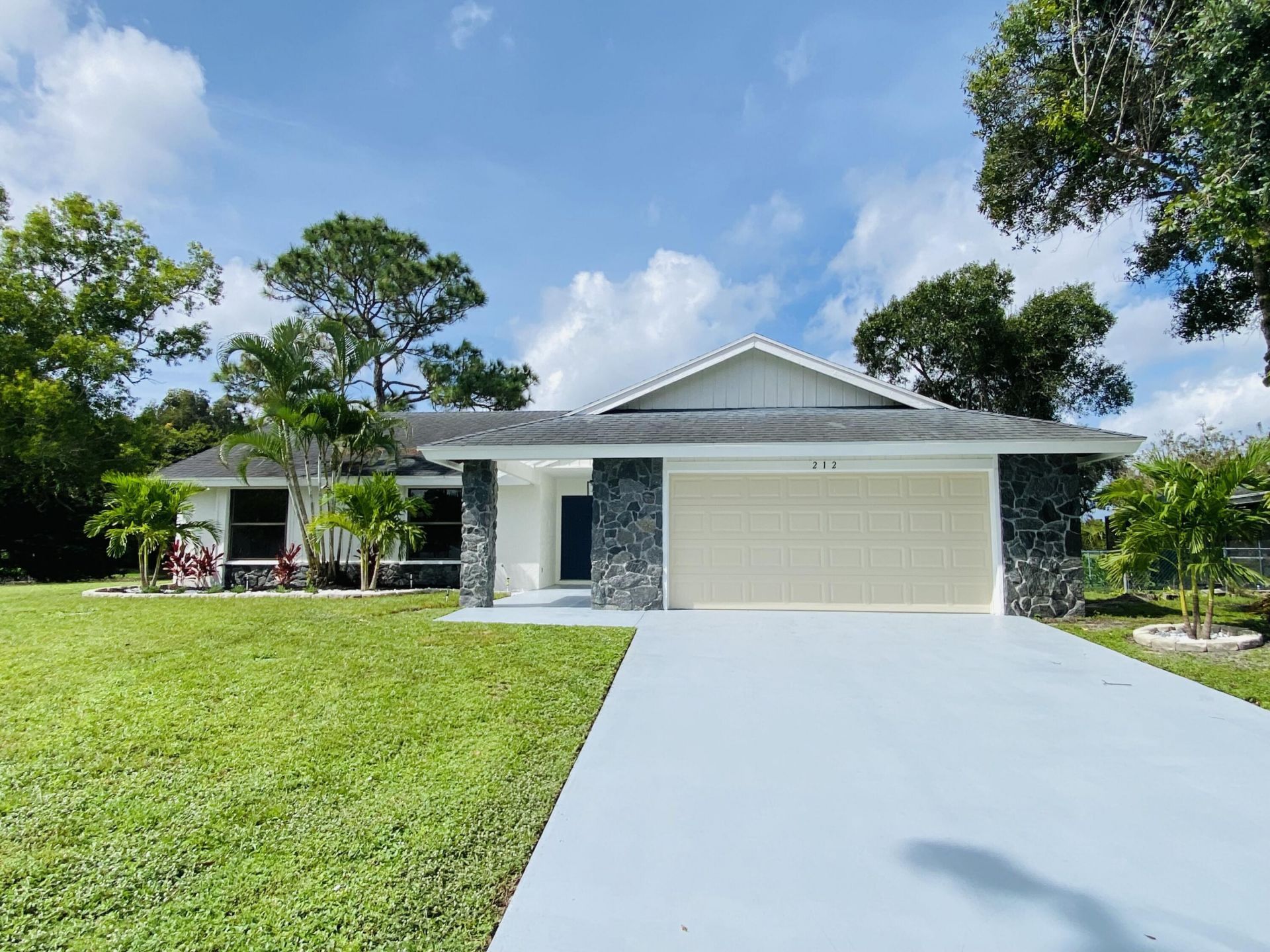 212 Trace Court, Royal Palm Beach, FL 33411 Photo