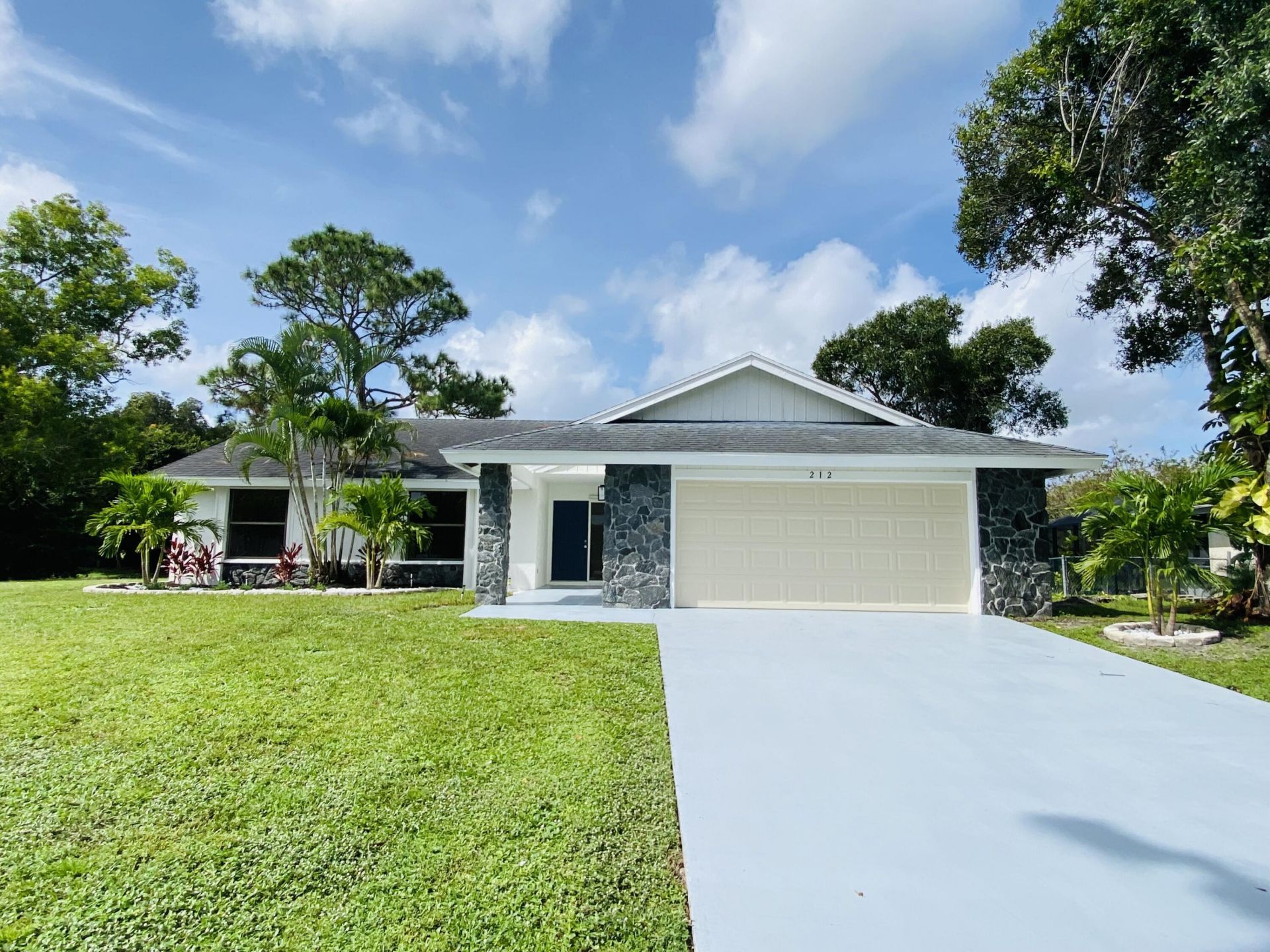 212 Trace Court, Royal Palm Beach, FL 33411 Photo