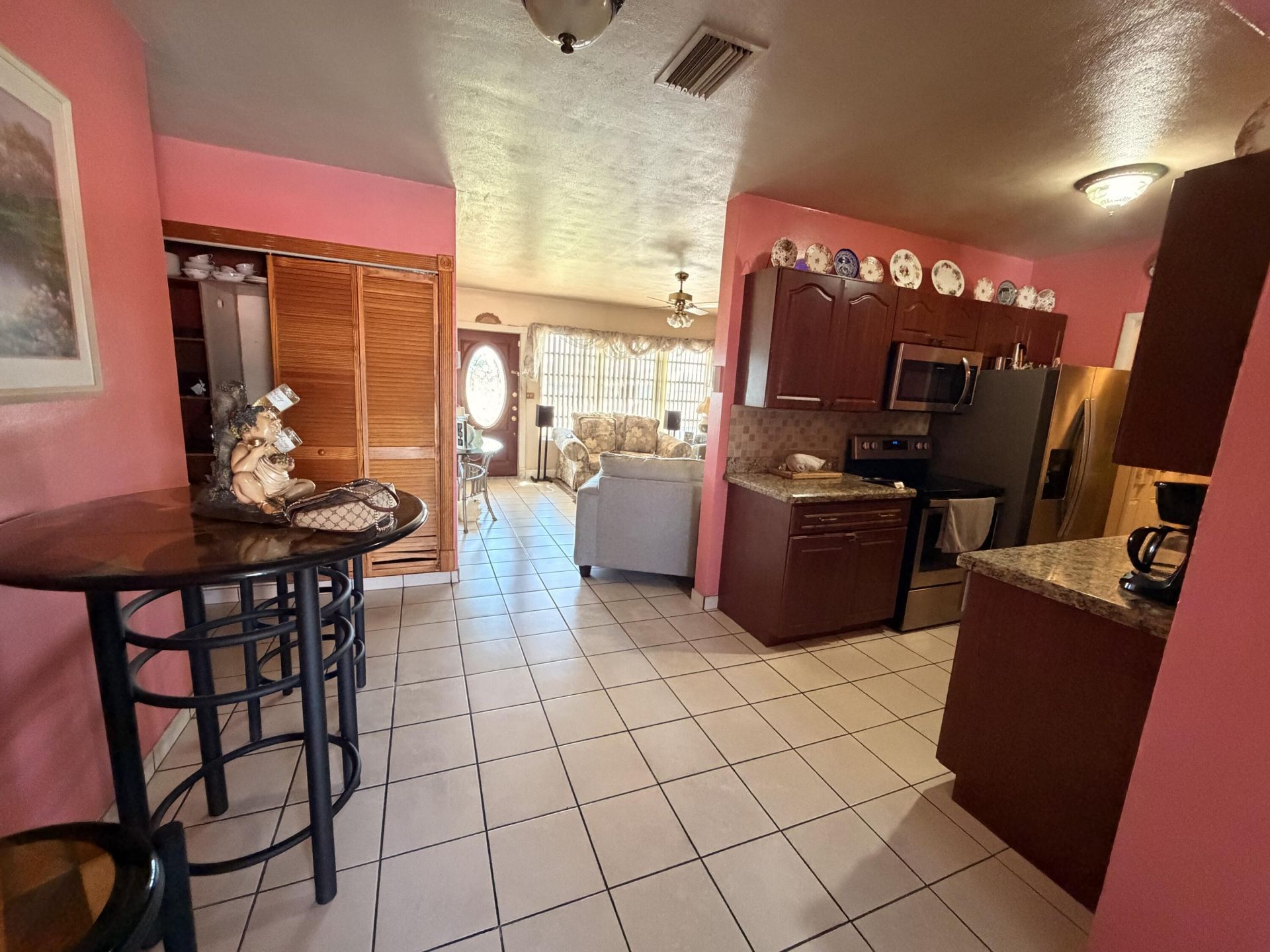 743 W 55th Place, Hialeah, FL 33012 Photo