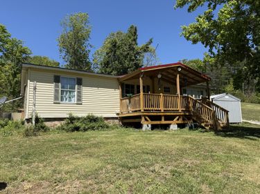 30 Sundown Ln , Natural Bridge Station, VA 24579