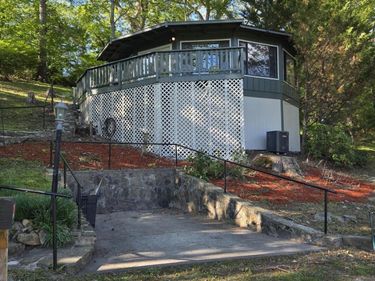 105 Clearwater Dr , Covington, VA 24426