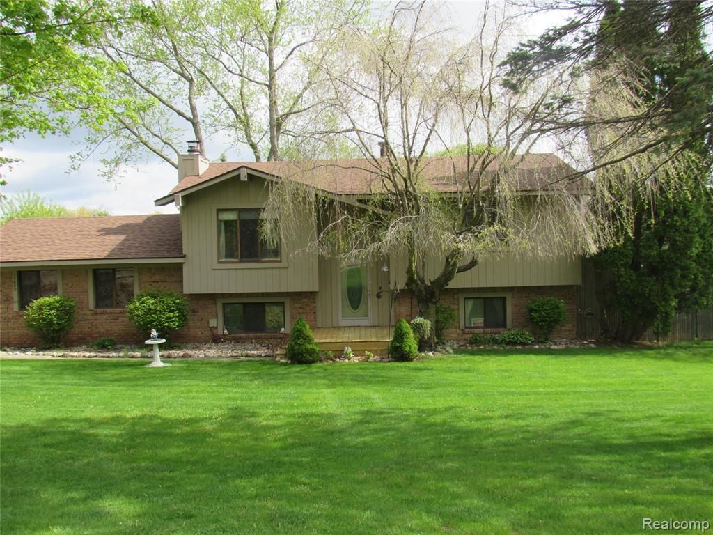 12680 Andersonville Road, Springfield Township, MI 48350 Main Photo